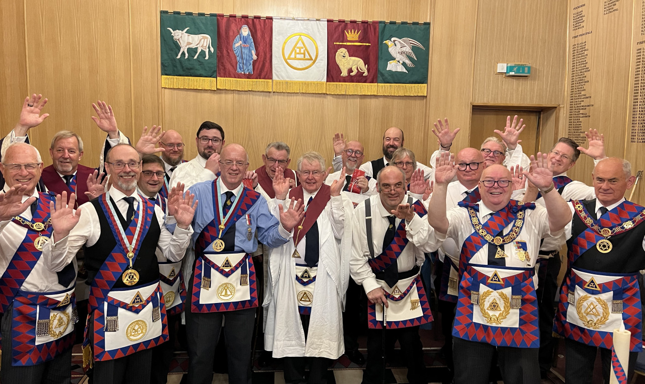 Double Date in Beaconsfield for BIG RED